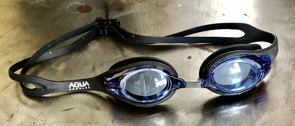 Aquagoggles: Super Sharp Swimming